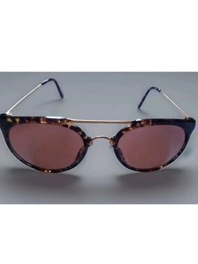 Tortoiseshell Round Frame Sunglasses with Pink Lenses